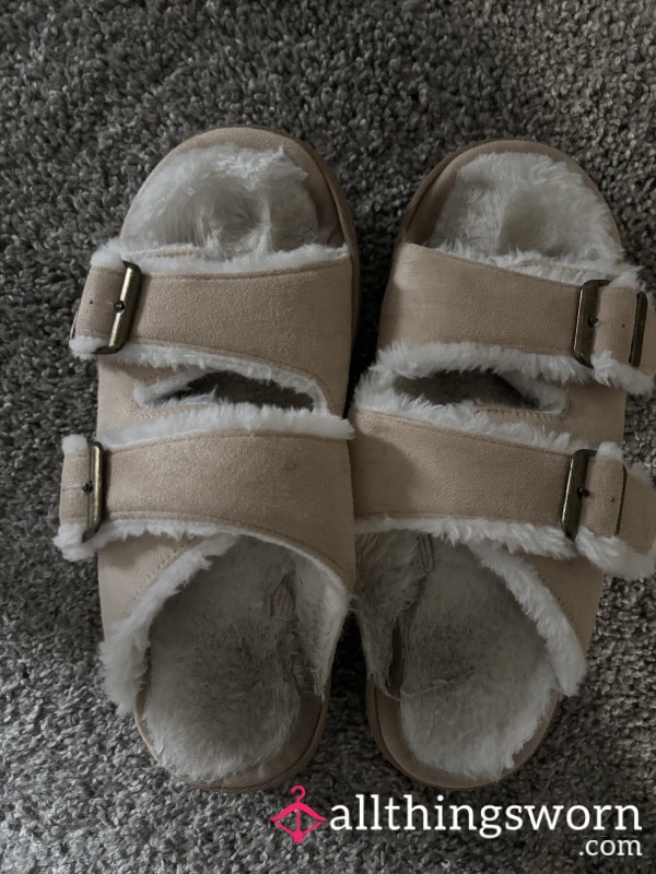 Toe Imprinted Fuzzy Slippers