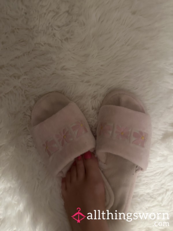 Toe Marked Worn Slippers