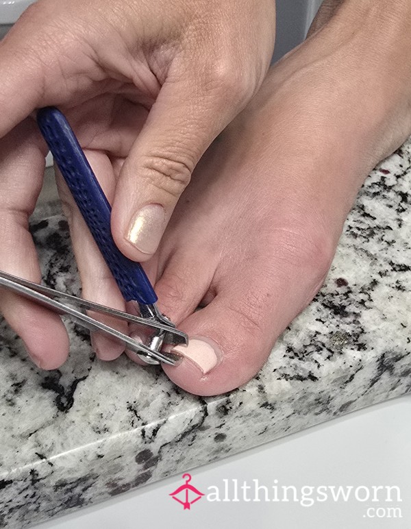 Toe Nails