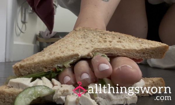 Toe Sandwich 🥪