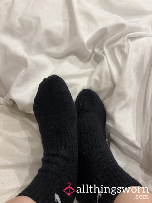 Toe Wigging In Black Ankle Socks 😵‍💫👣