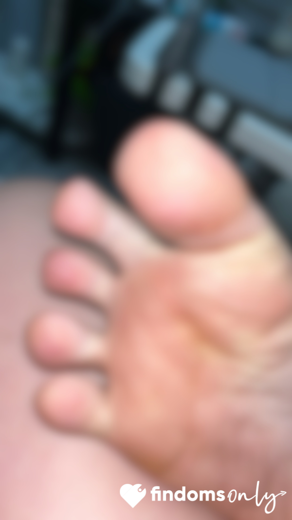 Toes For Pathetic Feet Boys 🦶🏼✨