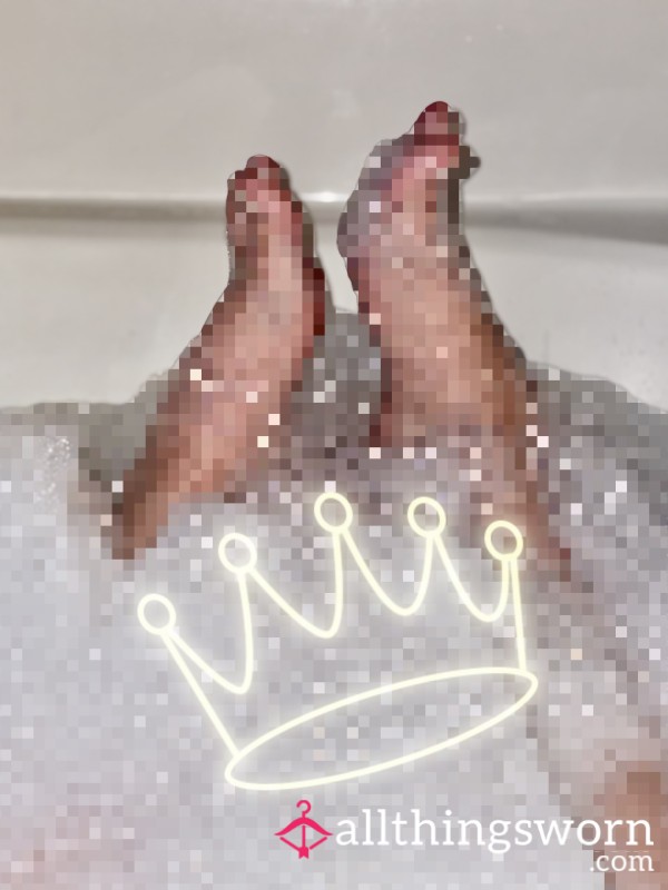 🛁 Toes In The Bath - 5 Pic Set