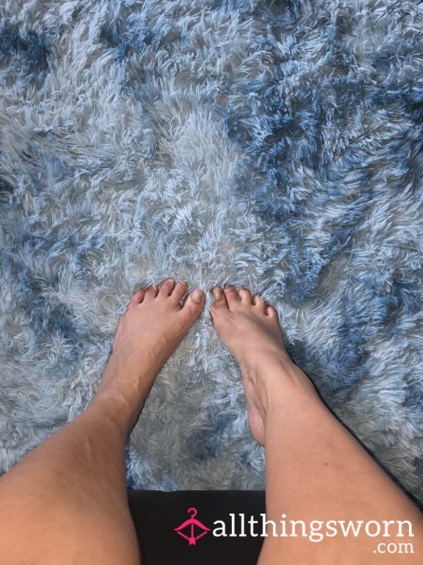 Toes On The New Rug!