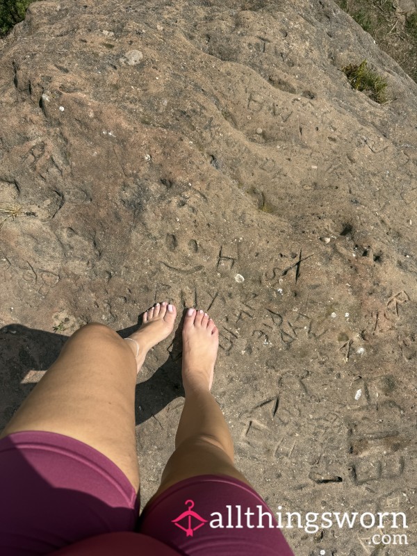 Toes Out, Sun On My Skin, And Nature Beneath My Feet… Felt So Good 😏🌿✨