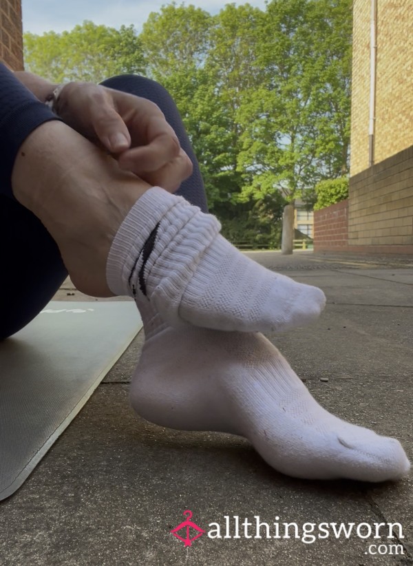 Toes Reveal