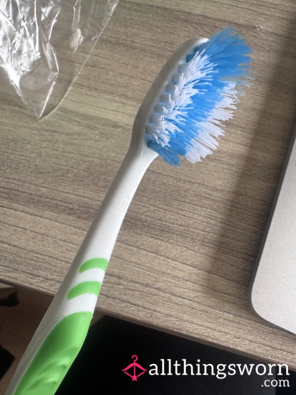 Toilet Clean With Toothbrush