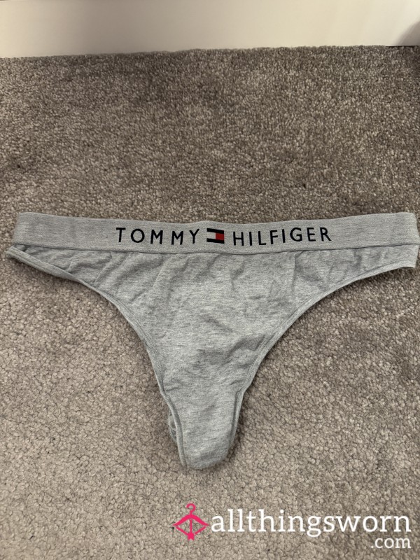 Tommy Grijze String