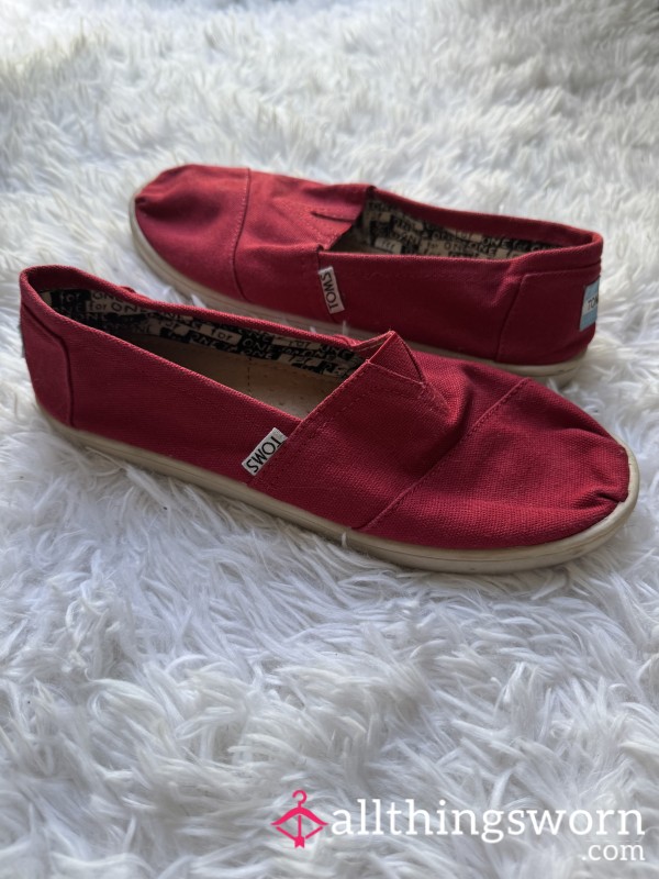 TOMS - Cla**ic Slip Ons - Red