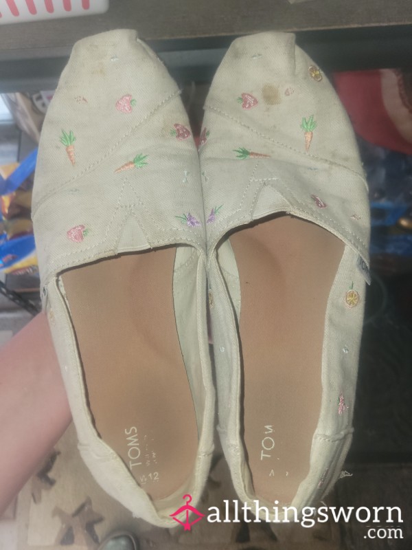 Tom's Fruit-embroidered Flat Shoes - Size 11