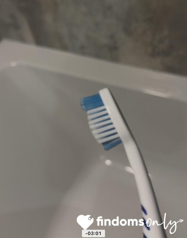 Toothbrush Clean