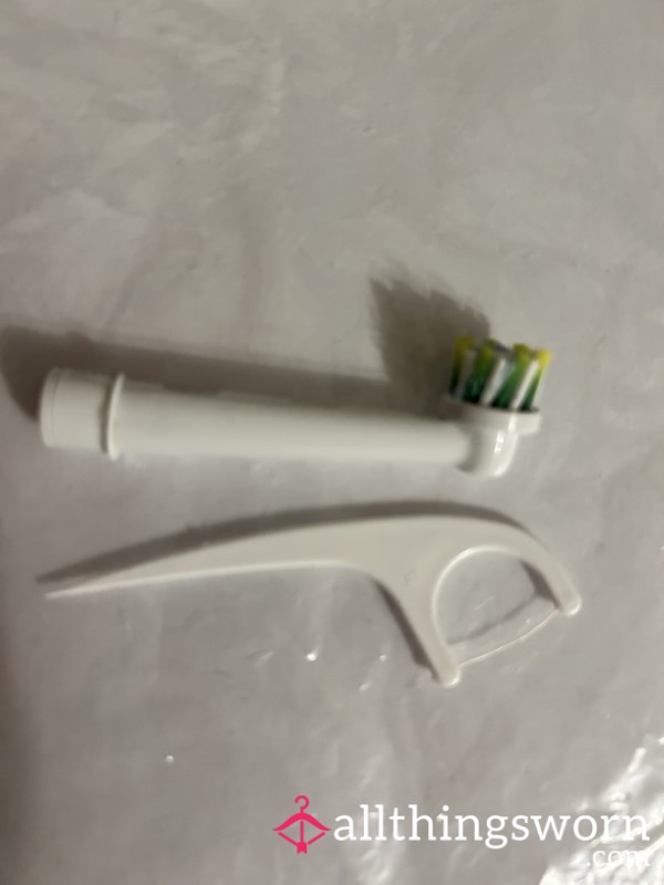 Toothbrush Head And Floss Stick Combo 🪥