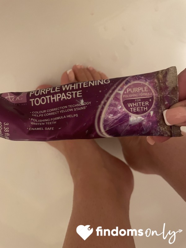 Toothpaste Toes: You’ve Never Seen Clean Like This 👀💦”
