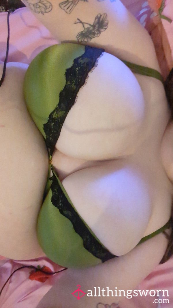 Topless And Braless Tit Pics