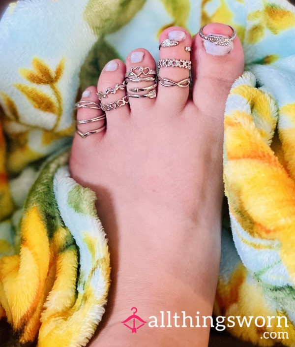 Tops Of Feet Photo Shoot With Numerous Types Of Silver Toe-rings! 🦶