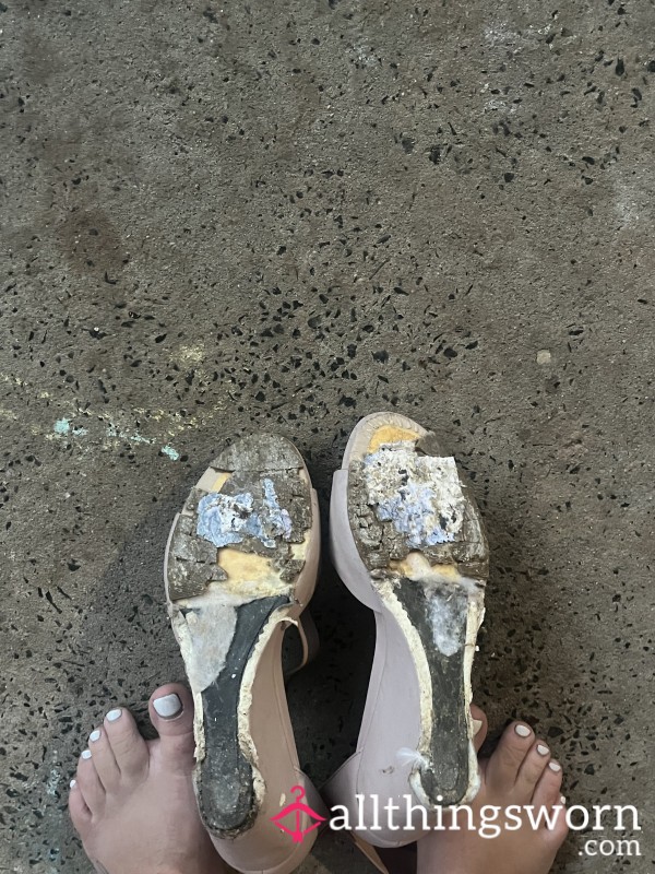 👠Totally Trashed Worn To Death Open Toe Pink Wedges