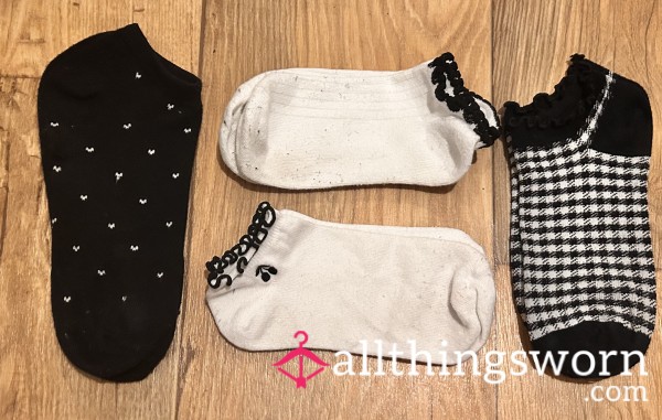 Black And White Trainer Socks 🧦