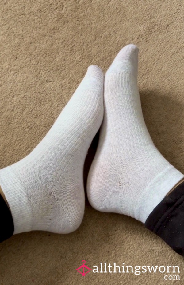 Trainer Socks Try-On