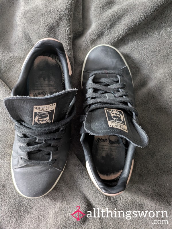 Trashed Black And Pink Adidas Stan Smiths - Size 4