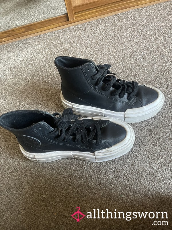 Trashed Leather Converse 👟