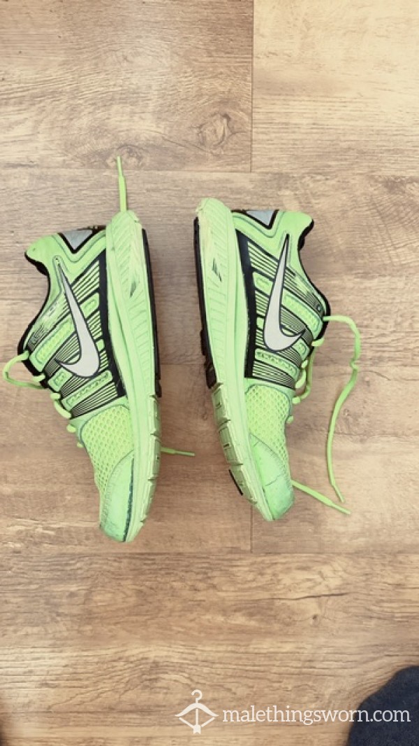Trashed NIKE Trainers - Size 8 (US 9)