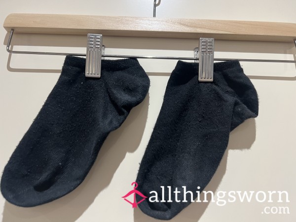 Travel-Worn & Tatty – Socks From A 2-Week Getaway