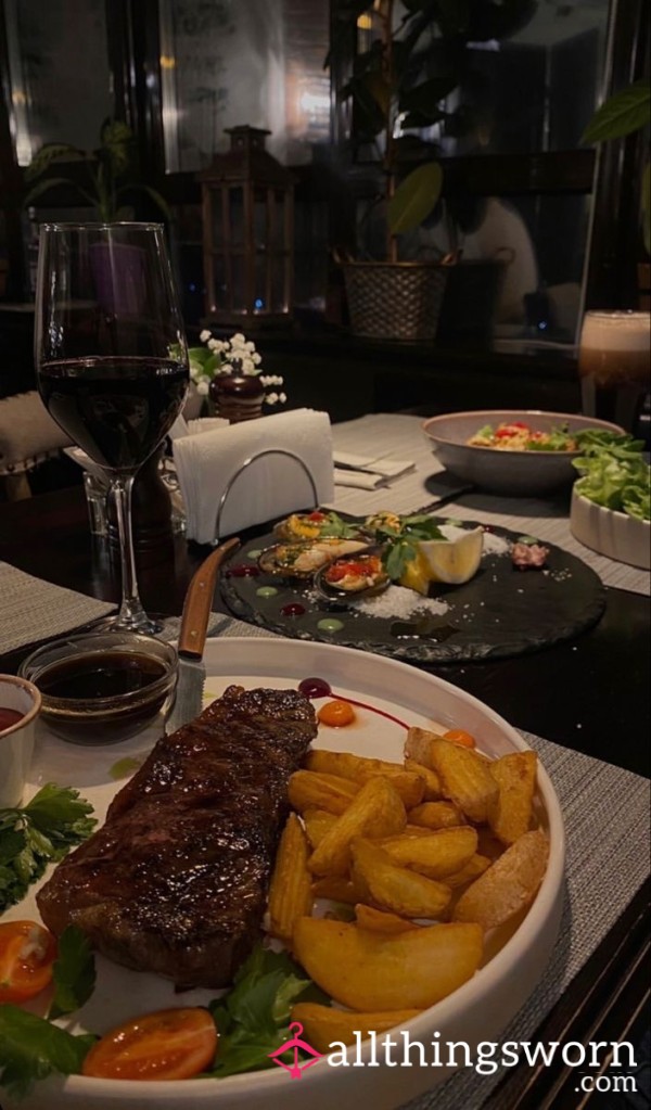 Treat Princess To Dinner!🍽️ 💖