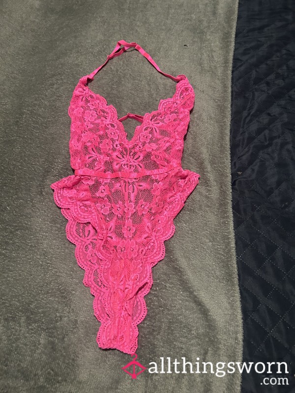 Turn Up The Heat In This Bright Pink Lace S**y Bodysuit 💕🔥