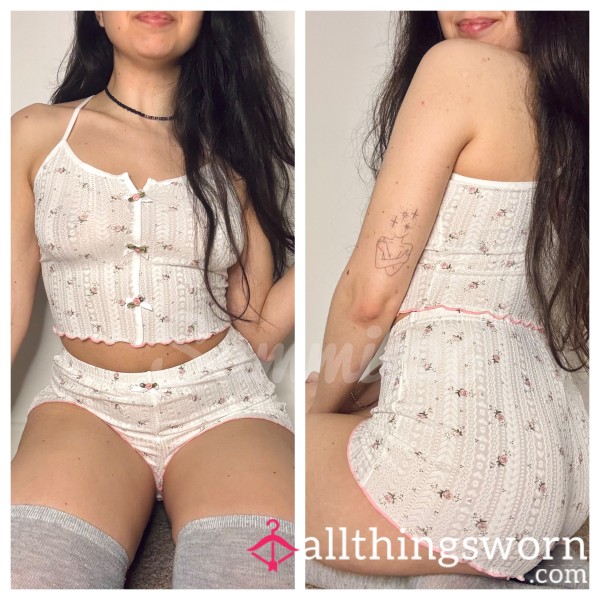 PJ Set With Flowers 💐🤍