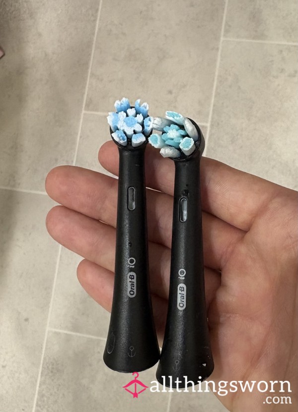 TWO USED Or*l-B TOOTHBRUSH HEADS 🪥