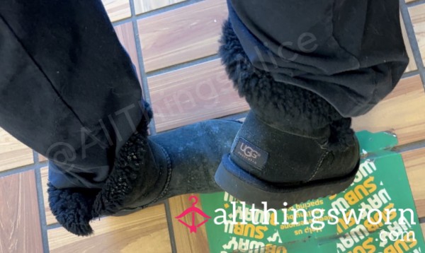 🖤 Old Worn Out Ugg Boots