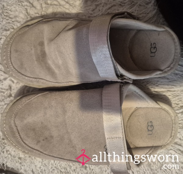 Ugg Shoes/Slippers