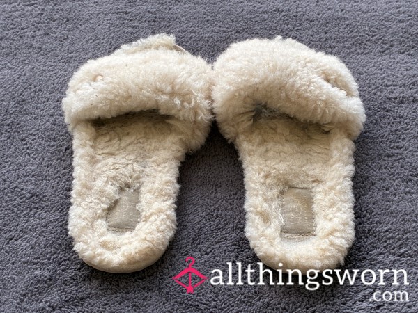 *SOLD* Ugg Slippers