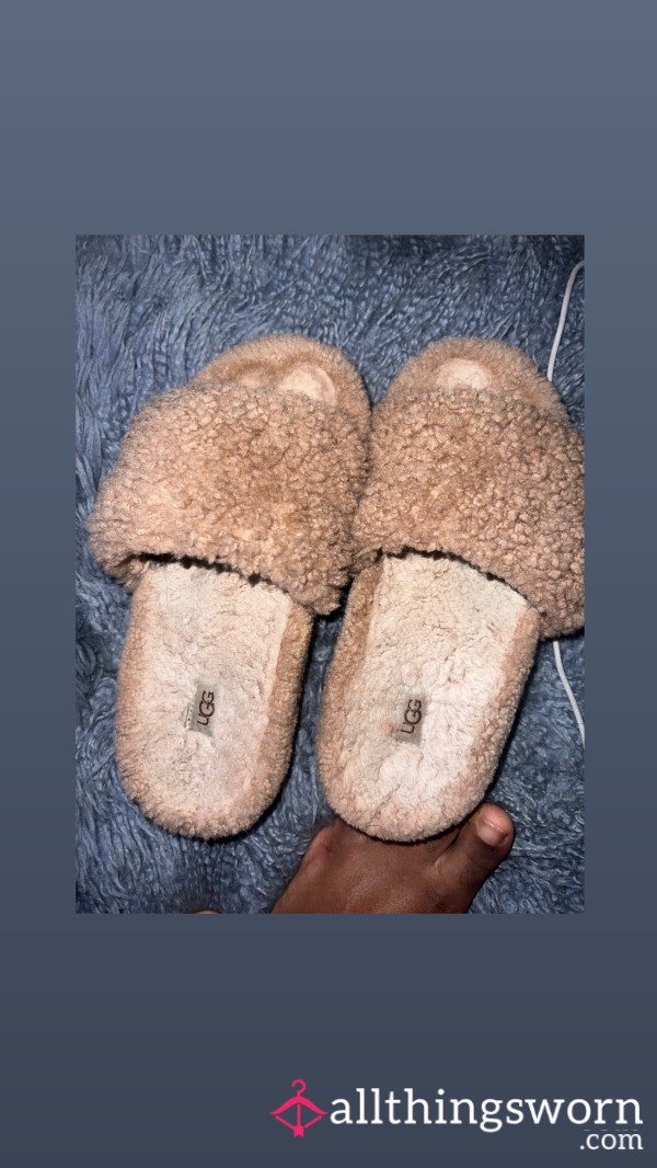 UGG Slippers Imprinted Toes