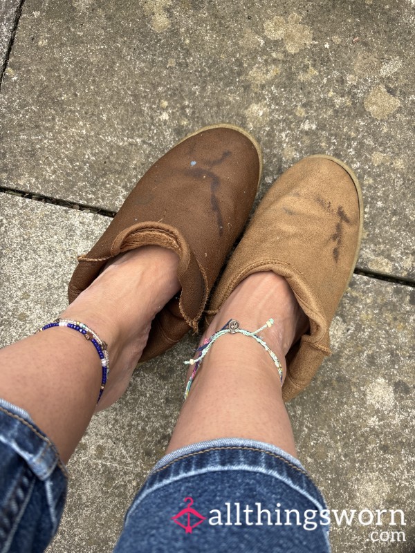 Sweaty, Stinky Ugg Style Shoes Used For Gardening. Size 5