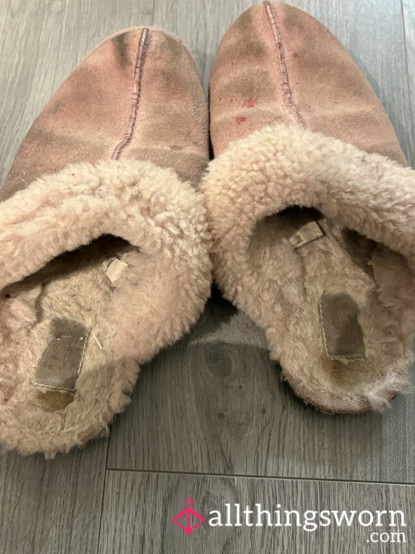 Ugg Worn Dirty Smelly Slippers