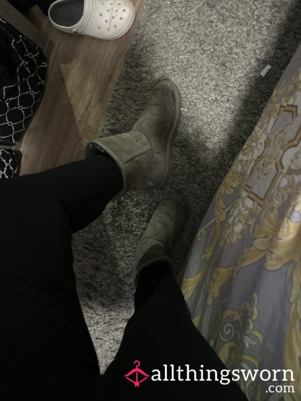 Uggs Boots Size 9 Well Worn
