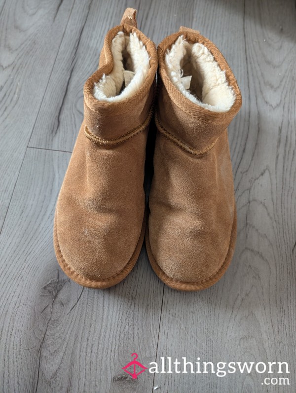 Stinky Ugg Boots 👅
