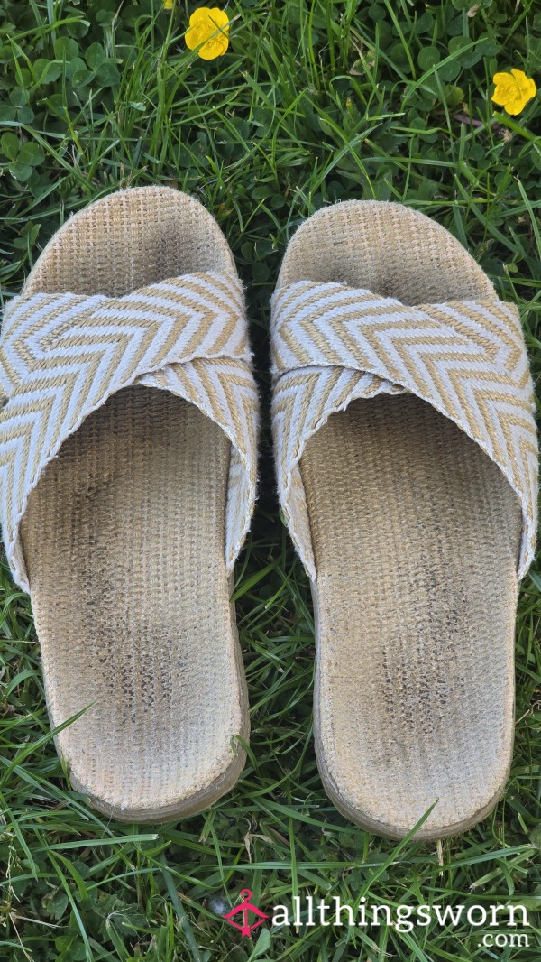 🌴 UK 2.5 Tiny Feet Sweat-Stained Sandals - 2 Years Of Intense Wear 🌴