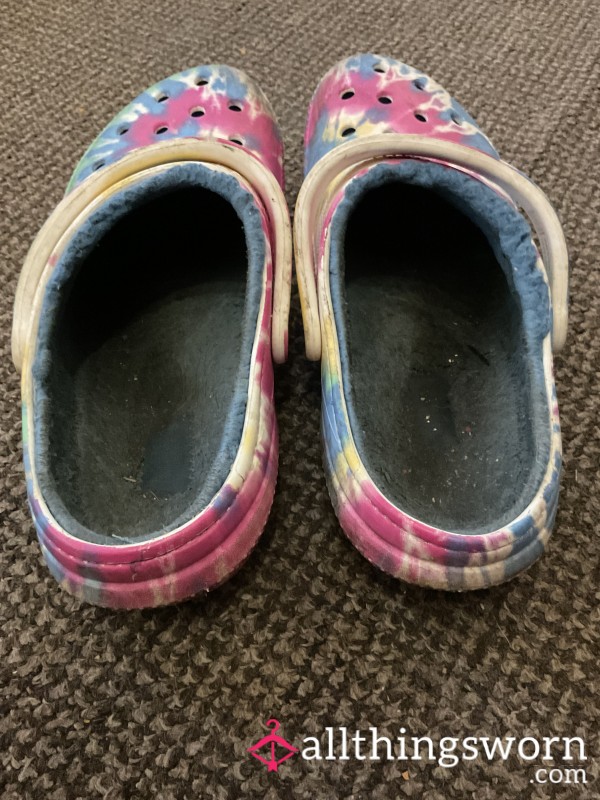UK Size 10 Fluffy Crocs 👟🐊