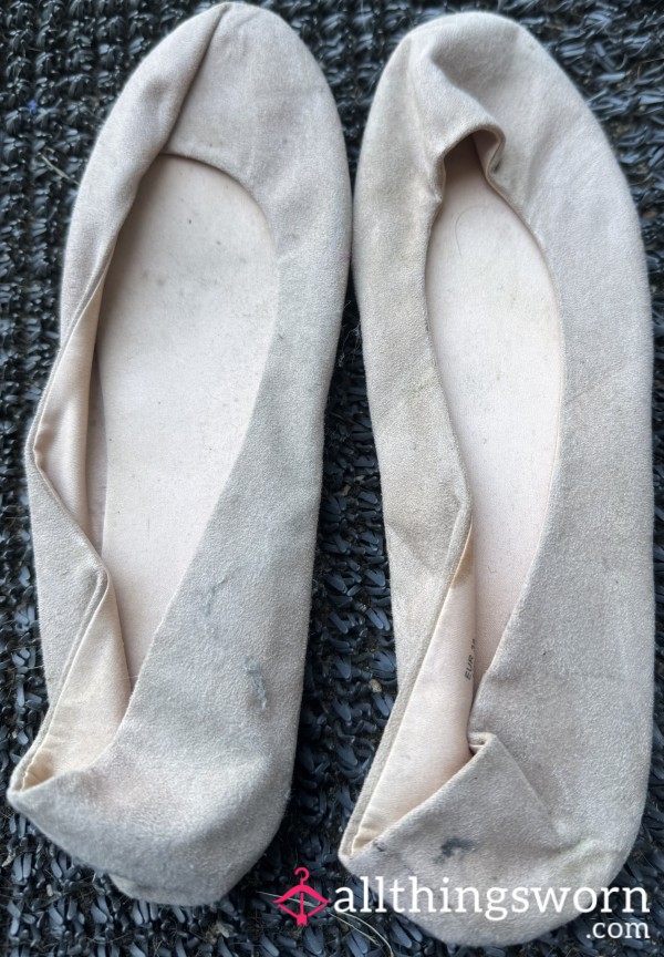 UK Size 5 (EU 38) Trashed Tan Ballet Flats Pumps