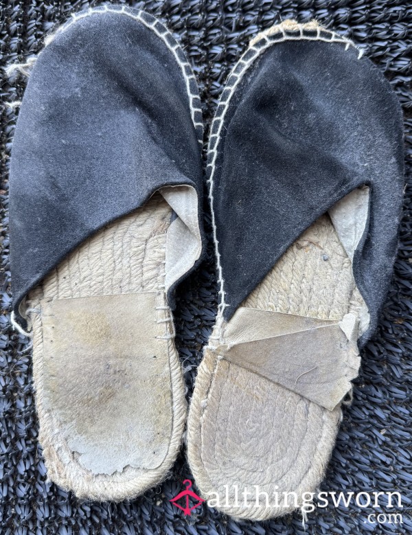 UK Size 6 Black Trashed Slip-on Shoes 🖤
