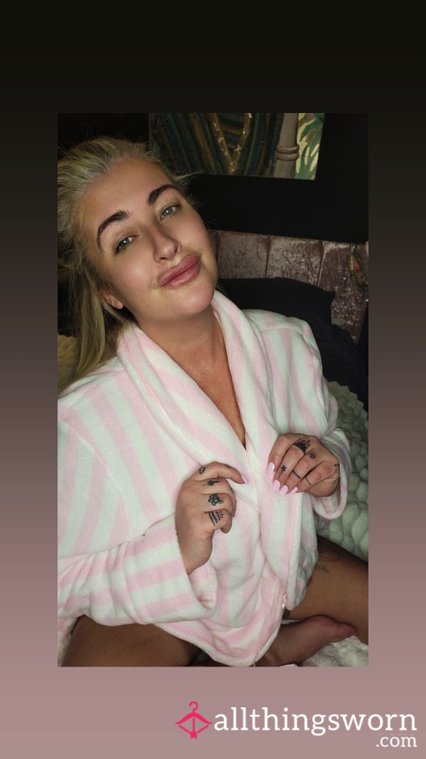 10 Photos Of My Tight Pu**y | Close Ups