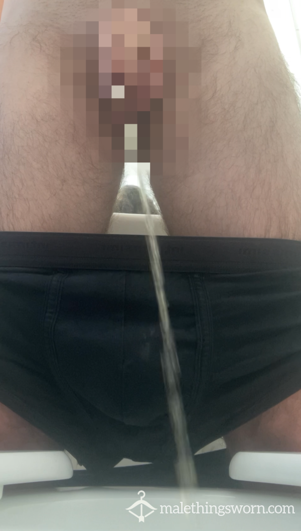 Uncut Meat Pi*sing 🍆💦