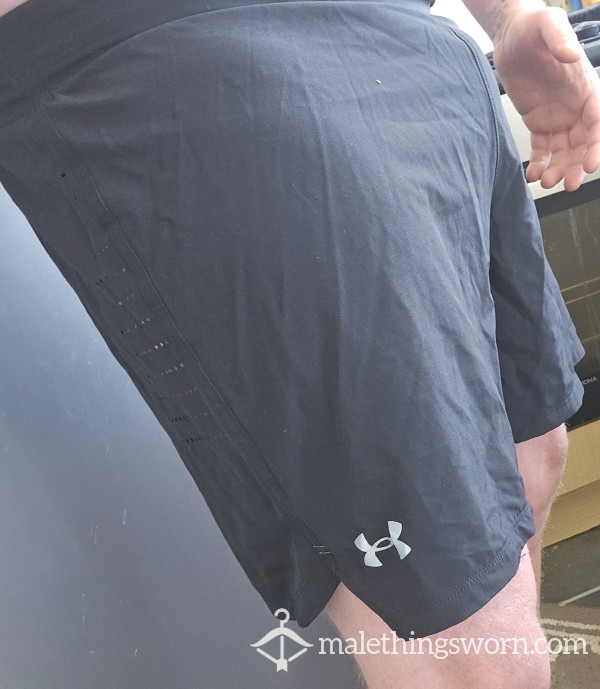 UNDER ARMOR SHORTS