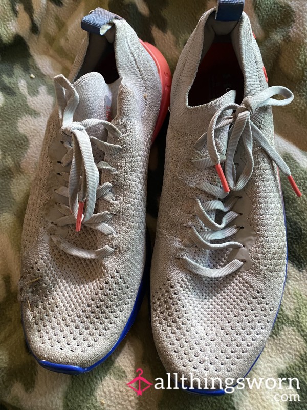 Under Armour Flow Sneakers