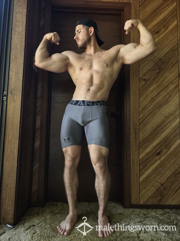 UNDER ARMOUR SHORTS + VIDEO (GREY)