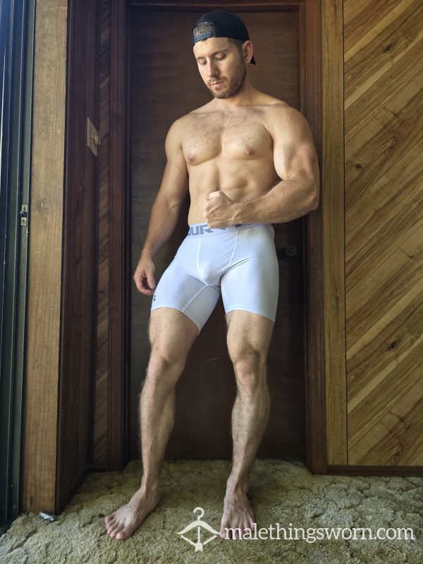 UNDER ARMOUR SHORTS + VIDEO (WHITE)