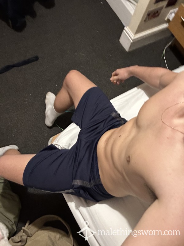 UNDER ARMOUR SWEATY GYM SHORTS