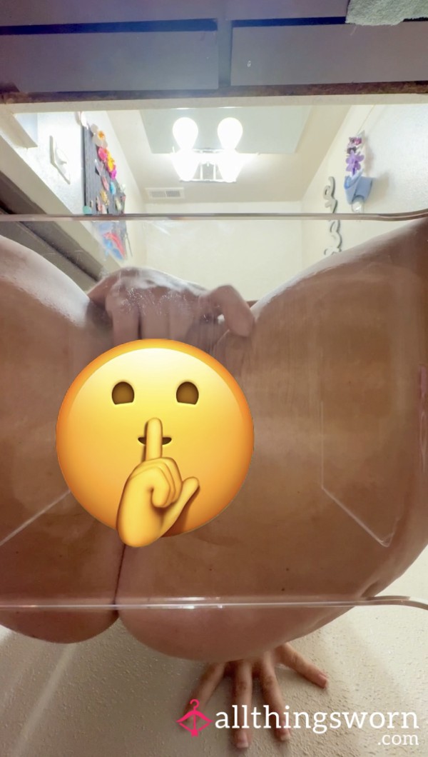 Under My Wet Throne - Face Sitting POV